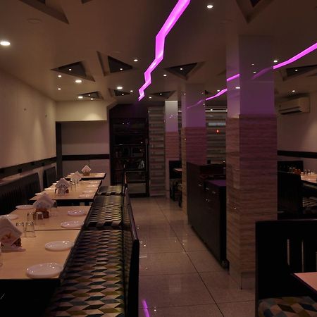 Ashish Restaurant And Guesthouse Surat Eksteriør bilde